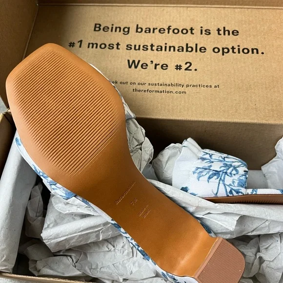 Reformation Shereen Ruched Mule 7.5 - Picture 3 of 4